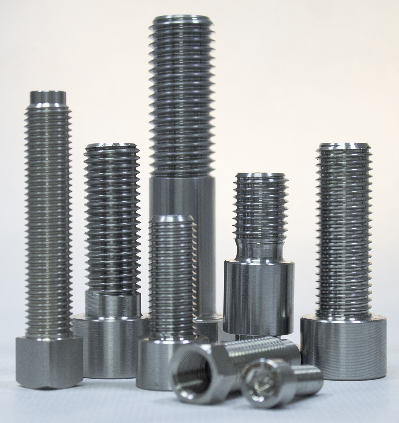 tornillos varios